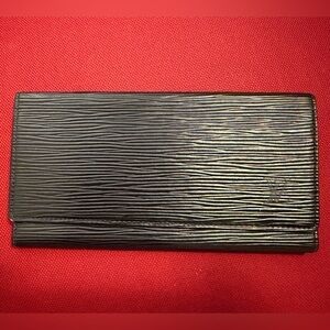 Authentic Louis Vuitton Epi leather long wallet